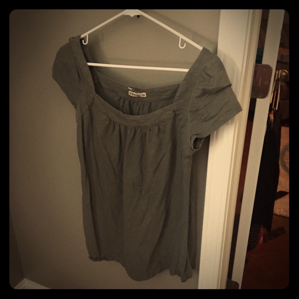 Cute Grey Flowing Top